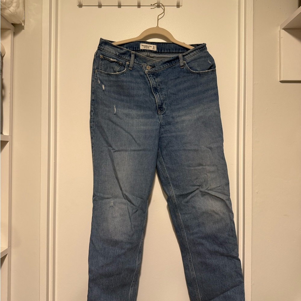 Abercrombie & Fitch Ultra High Rise 90’s Straight Jeans